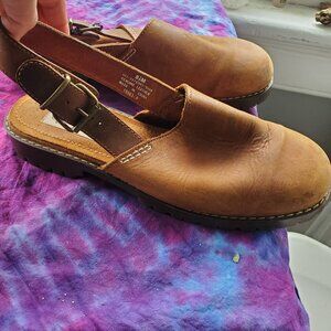 Vintage 90s St John's bay leather clogs 8.5 open